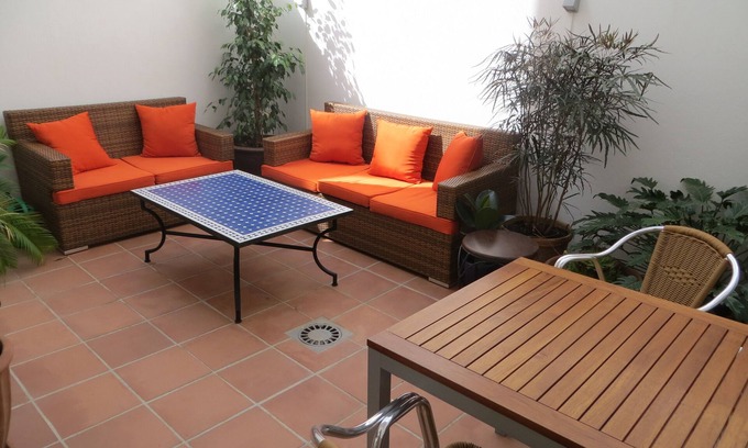 San Felipe Neri Apartamento | Moderno apartamento central con gran terraza jardín privado.