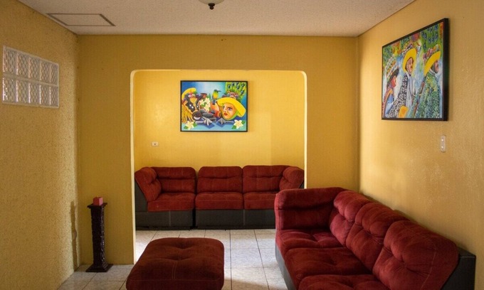 Managua Casa | Casa Centrica Grande, Ideal Para Estadias Largas, 2HB C/AC ✔