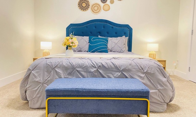 Jasper Place Casa | *Modern*Central Location*Cozy Guest Suite*Sleep 4