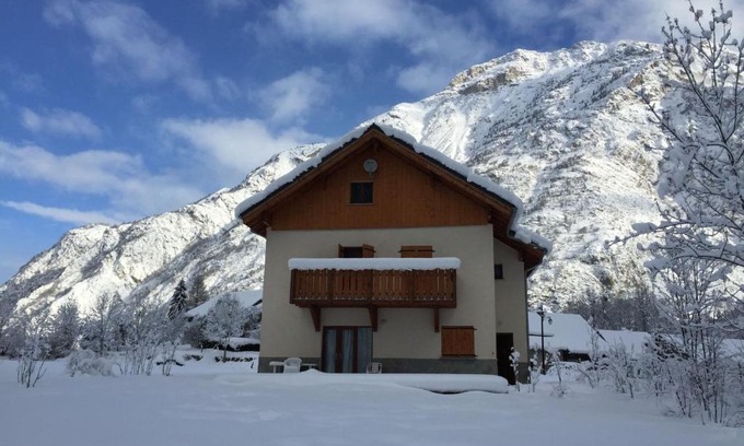 Venosc Chalet De Esquí | Modern Chalet in V nosc with Swimming Pool