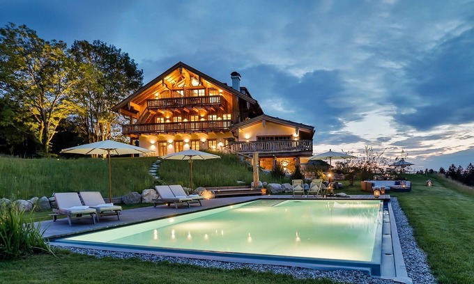 Frasdorf Apartamento | Estilo chalet moderno con sauna privada, chimenea, bañera de hidromasaje, piscina con vista a Chiemsee