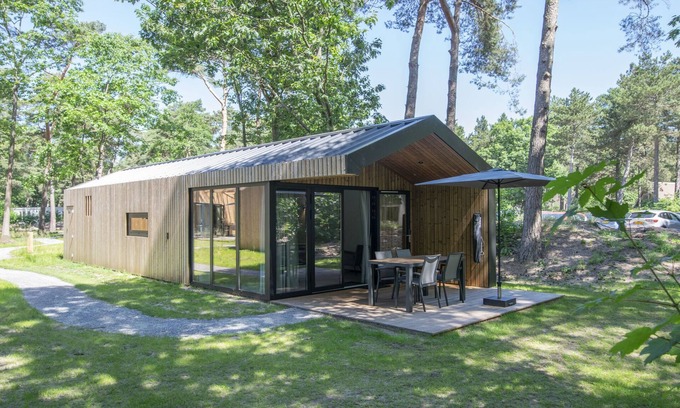 Municipality of Geldrop-Mierlo Chalet De Esquí | Modern chalet with air conditioning, on a holiday park at 12 km. from Eindhoven