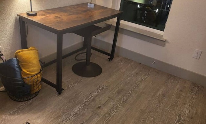 Downtown San Antonio Condominio | Modern Chic on Riverwalk Hotel/Apt Pvt Parking