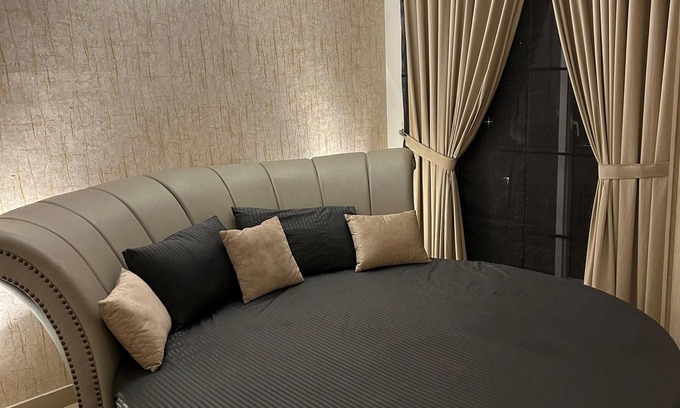 Rawalpindi Apartamento | Modern Circular Retreat , Self Check-In, AirConditioning, Loveliest Space
