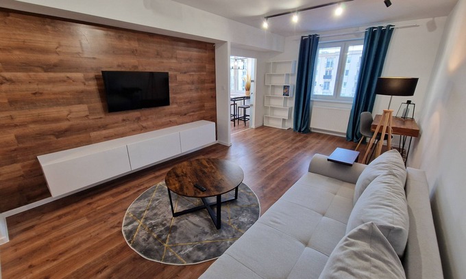 Kosice Old Town Apartamento | Modern City Center Apartment: Comfort and Convenience