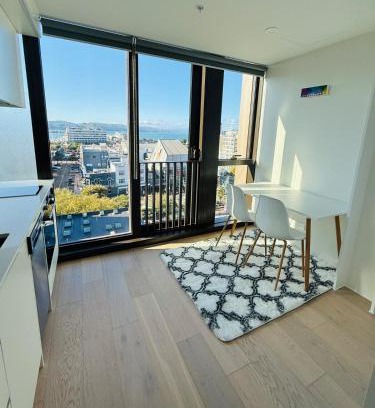 Te Aro Apartamento | Modern City Living with the Harbour Views