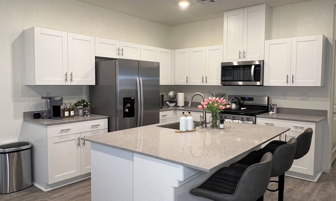 Enterprise Casa | Modern clean quiet 4 bedroom home near Vegas Strip & Airport
