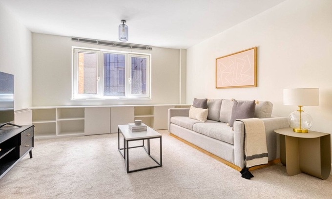 Barbican Apartamento | Modern Clerkenwell 1BR w/ Private Terrace, near Barbican, by Blueground