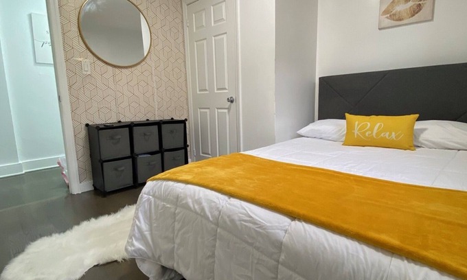Central Business District Apartamento | Modern Comfort 1BR- 30 Minutes to Manhattan