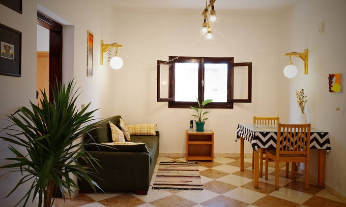 Dahab Apartamento | Modern Comfort - 2BR Steps from Beach & Cafés