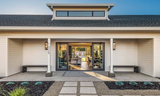 Sonoma Casa | Modern Comfort Close to Town