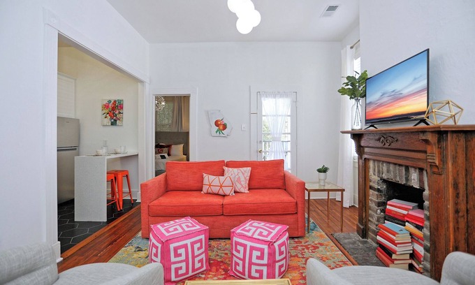 Historic Downtown Savannah Apartamento | Walk to Forsyth Park * Heart of Downtown Savannah * Dog Friendly * Newly Remodel