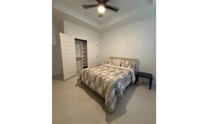 Olmito Casa | Modern Comfort near Zoo & Space