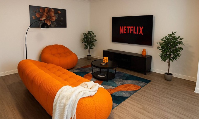 Studio City Casa | Modern Comfort near Universal
