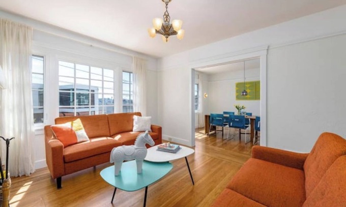 Corona Heights Casa | Modern Comfort: San Francisco Edition