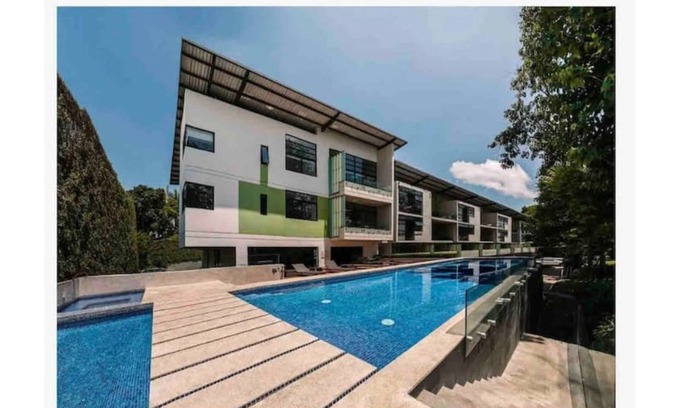 Santa Ana Condominio | Modern Comfortable 1-Bedroom Condo Pool/Gym/BBQ