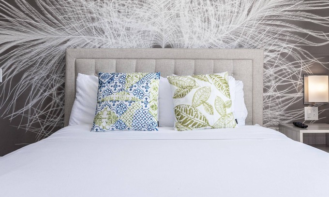 Old Town Casa | Modern Comfy Apt In the ❤️ of Old Town w/WiFi+Cable