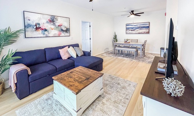 Rehoboth Beach Apartamento | Renovated, Modern & Comfy - Close to Outlets, Beach & Boardwalk - Pool