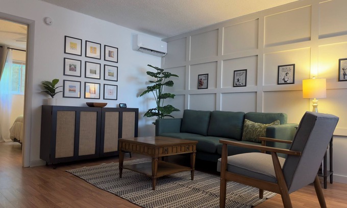 Whitebridge Condominio | Modern Condo in great Location!