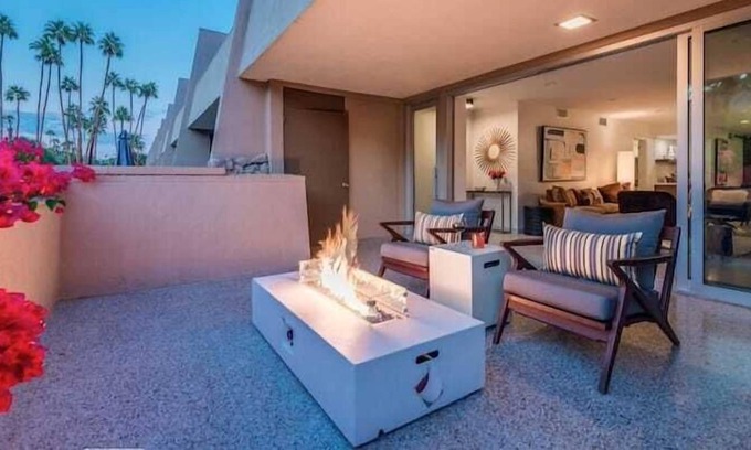 Old Las Palmas Condominio | Modern Condo In Heart Of Palm Springs!