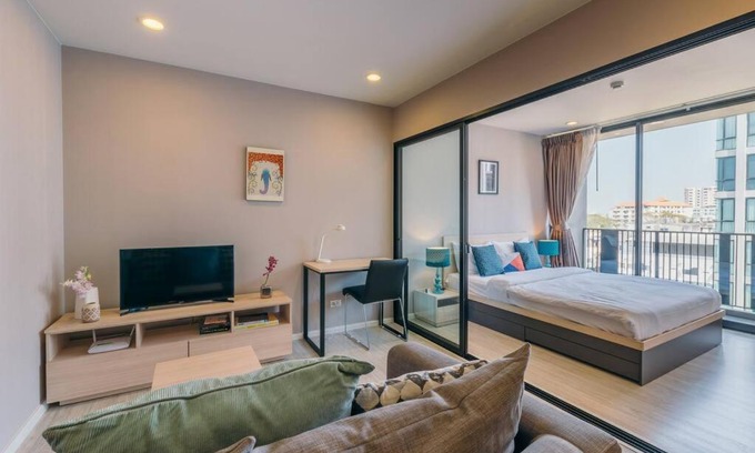 Huay Kaew Apartamento | Modern Condo in Nimman (F606) by Pimolplace