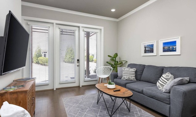 Chattanooga Casa | Modern Condo w/ Mountain Views, 2 Private Decks!