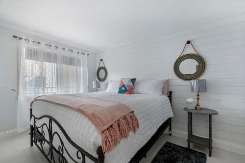 Vanderbilt Beach Casa | Modern Condo With Pool Steps From Vanderbilt Beach