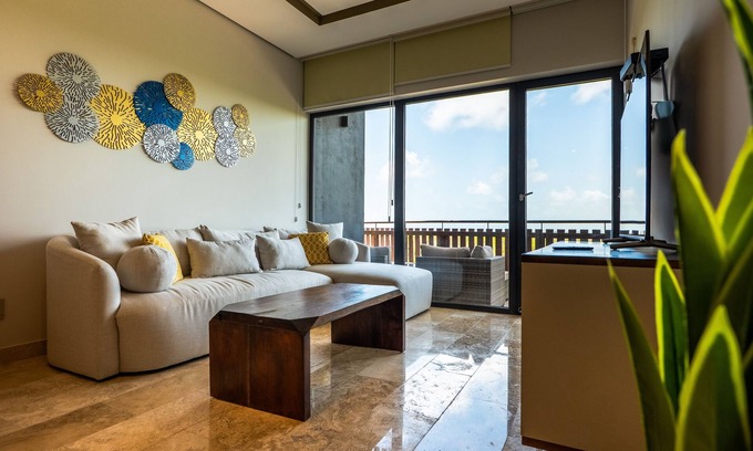 Playa Paraiso Condominio | Modern condo with rooftop infinity pool, jetted hot tub & WiFi