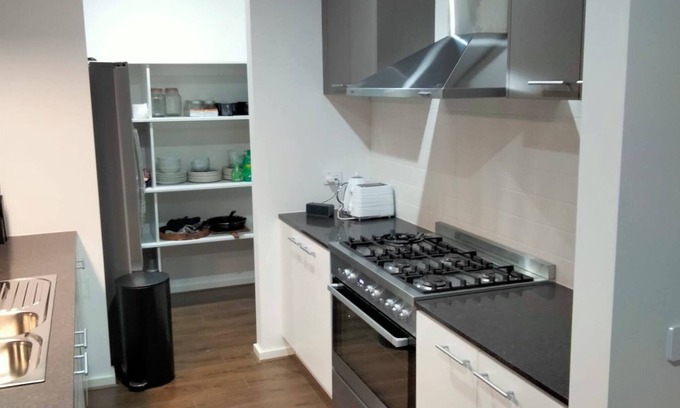 St Leonards Casa | Modern & Cosey 4bedroom House Walk to Beach