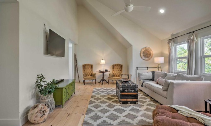 Eagle Rock Casa | Modern Cottage Escape On Table Rock Lake!