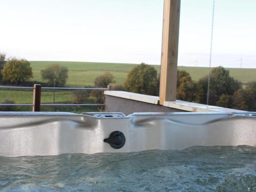 Vaux-sur-Sure Casa | Modern Cottage in Vaux-sur-Sûre with Sauna