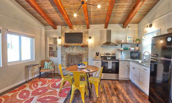 Canyon Lake Cabaña | Modern Cottage perfect for family vacation!