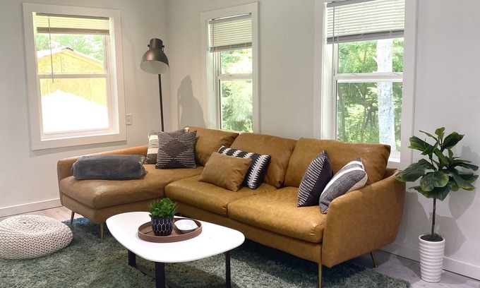 Mountainhome Cabaña | Modern Cottage with Beautiful Backyard and Firepit!