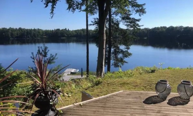 Vittsjo Cabina | Modern cottage with lake view