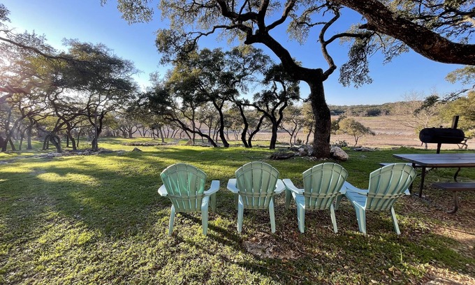 Canyon Lake Cabaña | Modern Cottages with Prime Canyon Lake Access