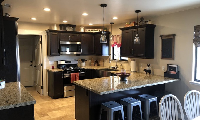 Paso Robles Casa | Escapada de campo moderna con vistas al viñedo, se admiten perros