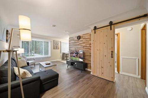 Shelby Township Apartamento | Modern Cozy 1 Bedroom Apartment in Shelby Township