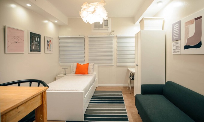 Loyola Heights Condominio | Modern & Cozy 2Bed Studio in Katipunan w/ All Essentials+Fast Internet+Netflix