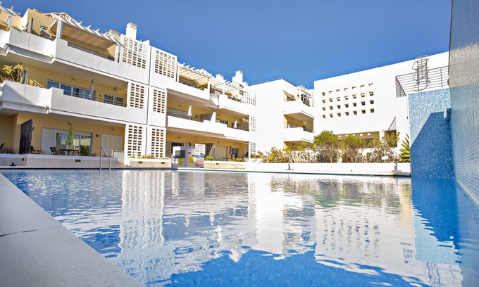 Cabanas Apartamento | Apt moderno y acogedor, acceso a la piscina.