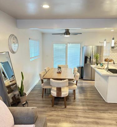 Winnetka Casa | Modern cozy family friendly