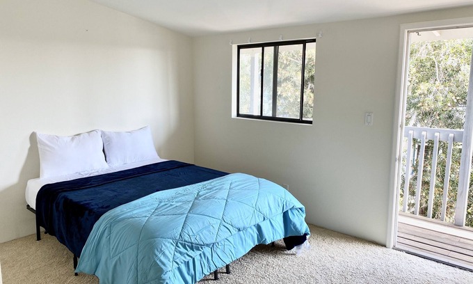 Carpinteria Apartamento | Modern & Cozy Gem ~ Walk to the Beach ~ Queen Beds