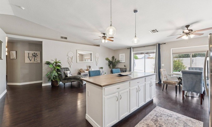 Castlegate Casa | Modern & Cozy House With Salt Pool & Baja Deck In San Tan Valley