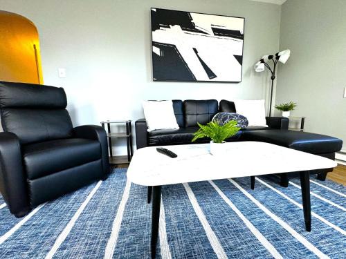 Wilmington Apartamento | Modern Cozy walk up with King Bed