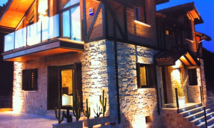 Pradena Chalet De Esquí | Casa rural de diseño moderno fantásticas calidades jacuzzi, aire acondi etc etc