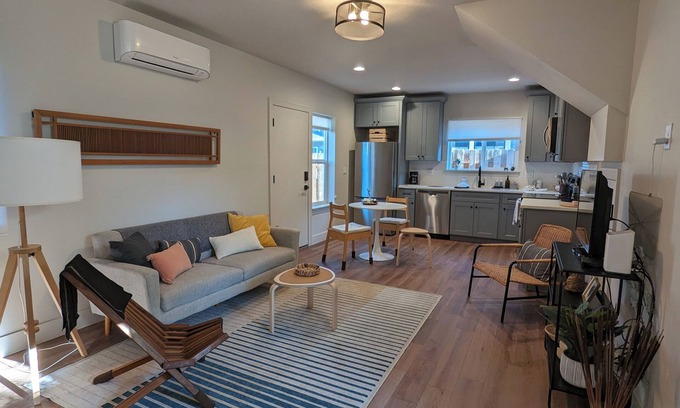 Woodstock Casa | Modern Detached ADU in SE PDX, 2 bedroom, 1.5 bathroom