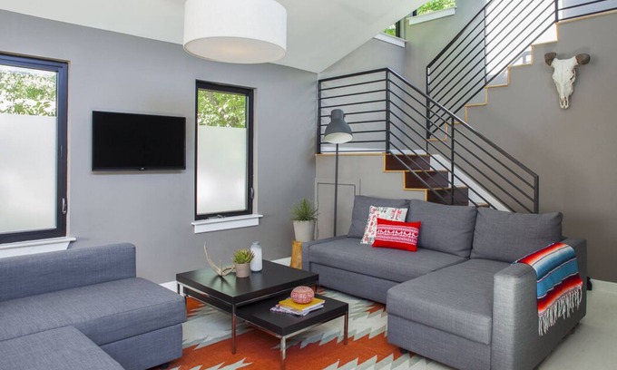 Chestnut Casa | Centro de lujo moderno Austin - Ideal para grupos grandes (Casa Moderna 1)