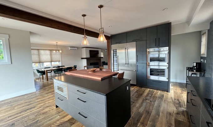Whittier Casa | Modern Downtown Stunner