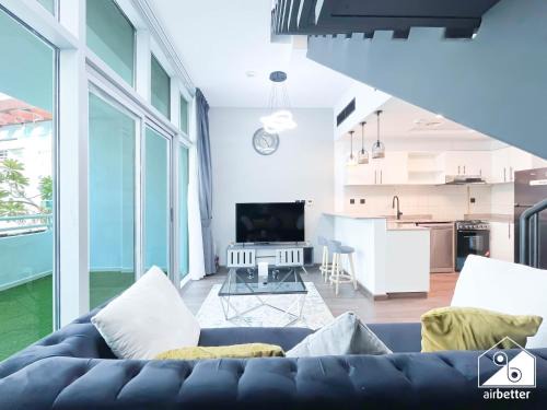 Jumeirah Village Circle Apartamento | Modern Duplex JVC l Balcony Jacuzzi, Pool & Gym