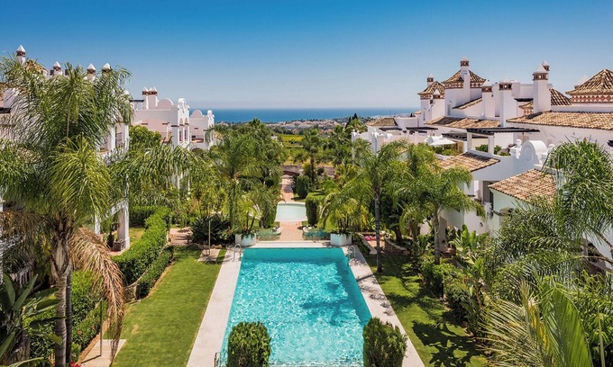 Marbella Apartamento | modern duplex penthouse