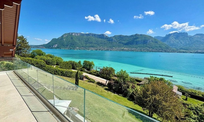 Sevrier Apartamento | Modern duplex with panoramic lake view & 100m from cycle path